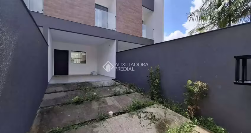 Casa com 3 quartos à venda na Rua Treze de Maio, 78, Iririú, Joinville