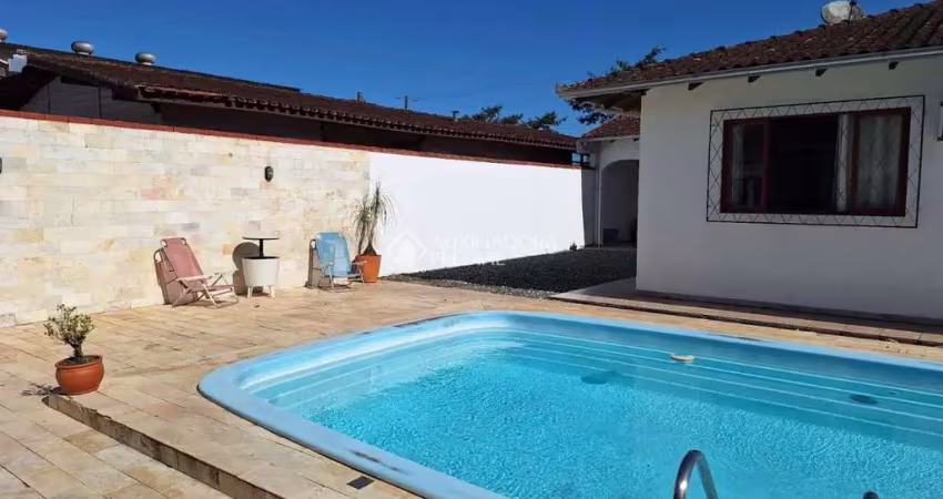 Casa com 1 quarto à venda na Osvaldo Cruz, 317, Boa Vista, Joinville