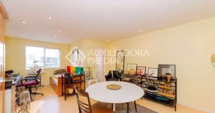 Apartamento com 1 quarto à venda na Beijamim Constant, 51, Centro, Curitiba