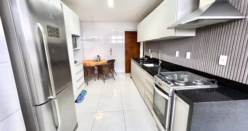 Apartamento 4 quartos sendo 3 suítes, finamente reformado na graça!