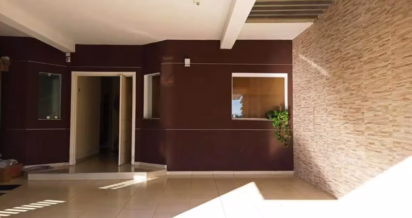 Casa à venda com 4 dormitórios sendo 1 suíte no bairro piracicamirim em piracicaba.