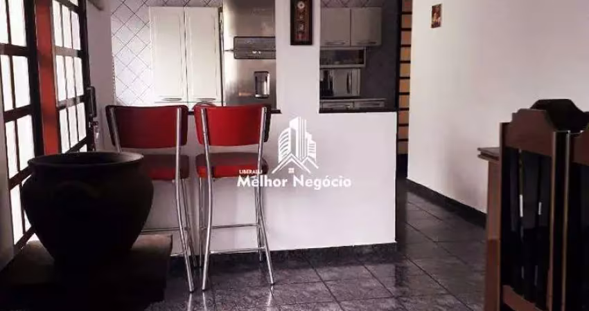 Casa com 3 dormitórios, sendo 2 suítes com piscina em americana