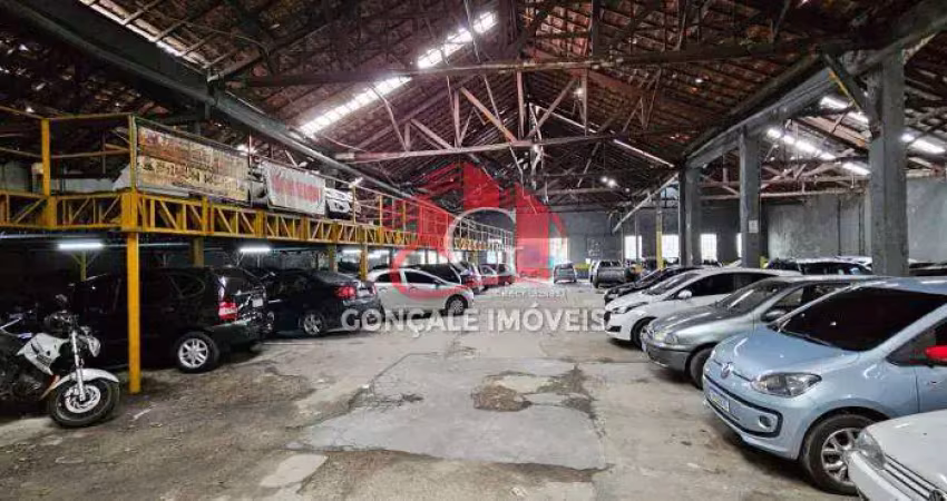 Galpão e terreno com 2170m2 e frente para 2 ruas no brás