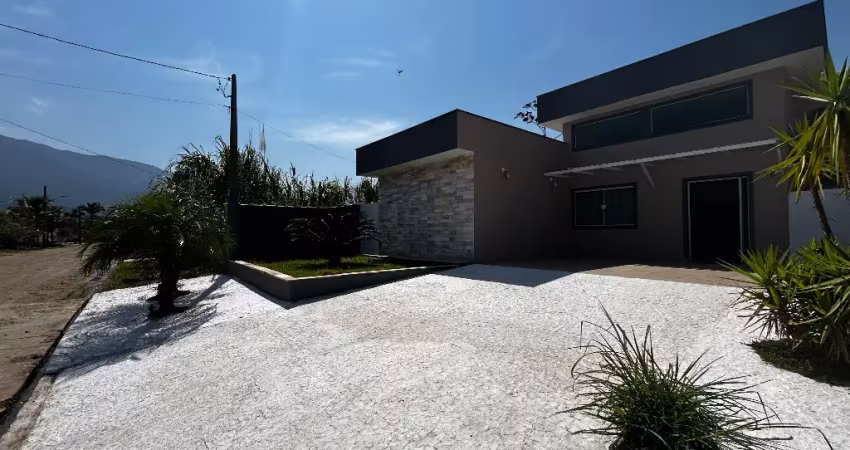 Casa térrea no condomínio mar verde i – 4 suítes lazer completo piscina e churrasqueira, praia da mococa, caraguatatuba/sp