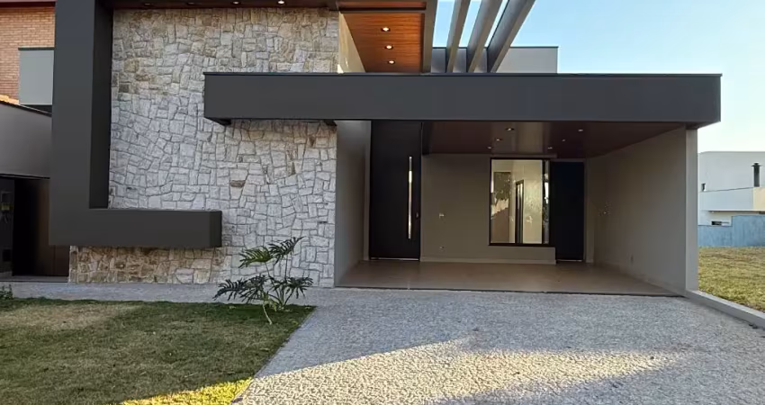 Casa térrea 3 dormitórios sendo uma suíte, energia fotovoltaica, área de lazer com spa e gourmet em condomínio samantha iii - araras-sp