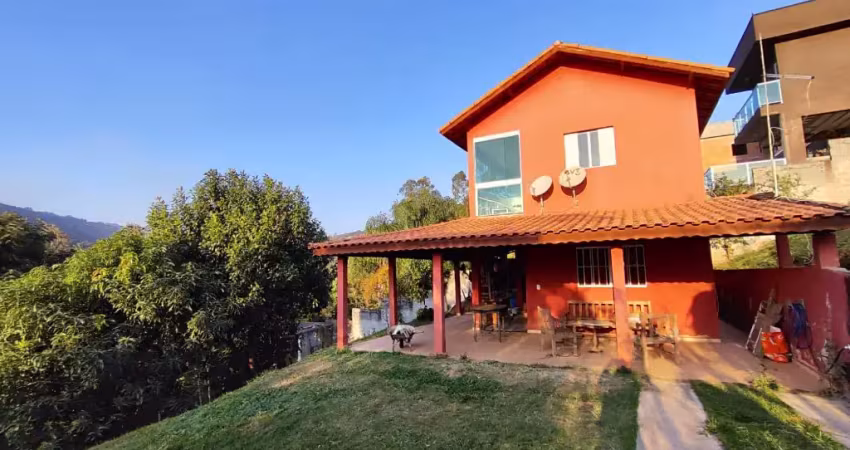 Casa a venda em mairiporã com 1.000m² - 2 quartos, 2 banheiros e piscina privativa!