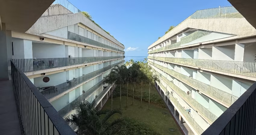 Apartamento com vista pro mar , arquitetura incrível que vai do mar até a mata !