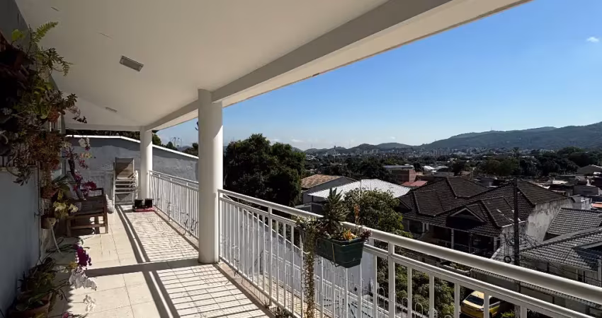 Ótima casa de 4 suítes em condomínio com vista panorâmica - jacarepaguá