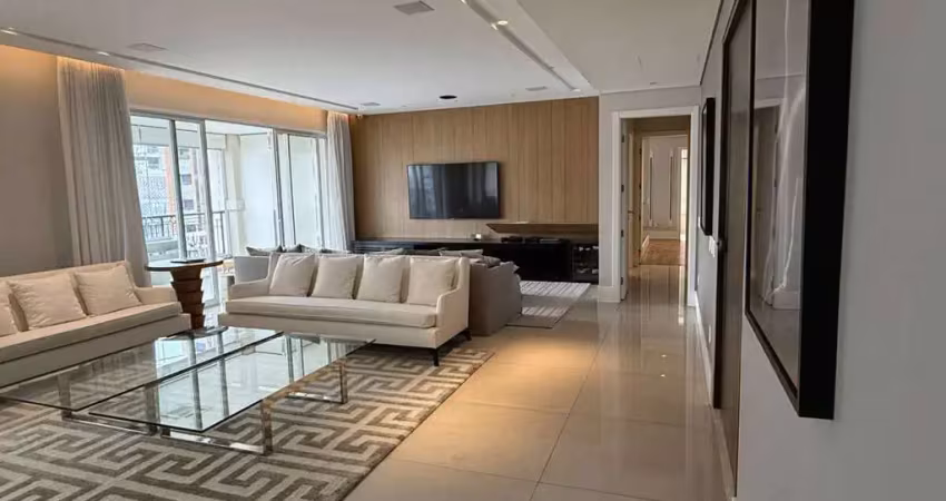 Apartamento de luxo com 4 suítes e 5 vagas em moema