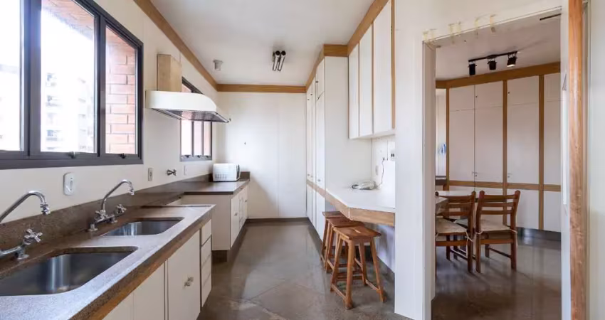 Apartamento tipo para venda em moema com 3 quartos, sendo 3 suítes, 325m²