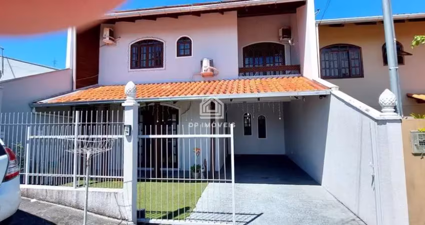 Casa com 3 quartos à venda no Velha, Blumenau 