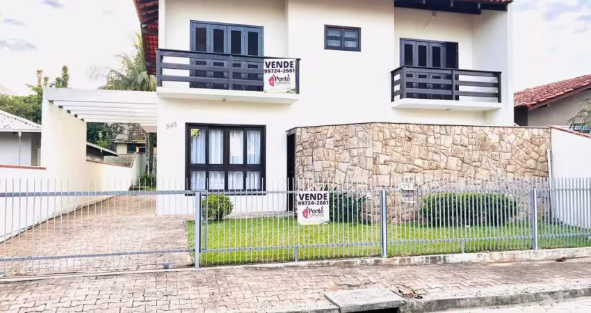 Elegante residência a 300m da praia em itaguaçu, são franciso do sul