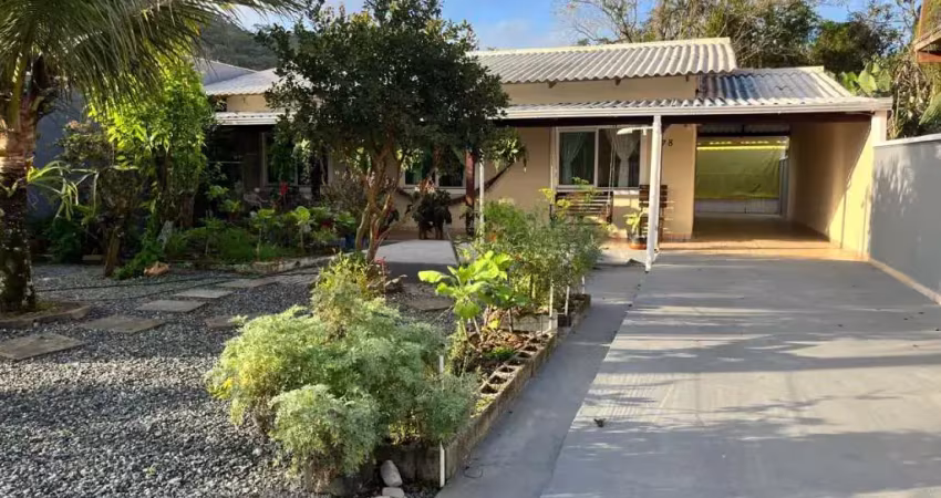 Casa com 4 quartos para alugar na imigrantes, 578, Ubatuba, São Francisco do Sul