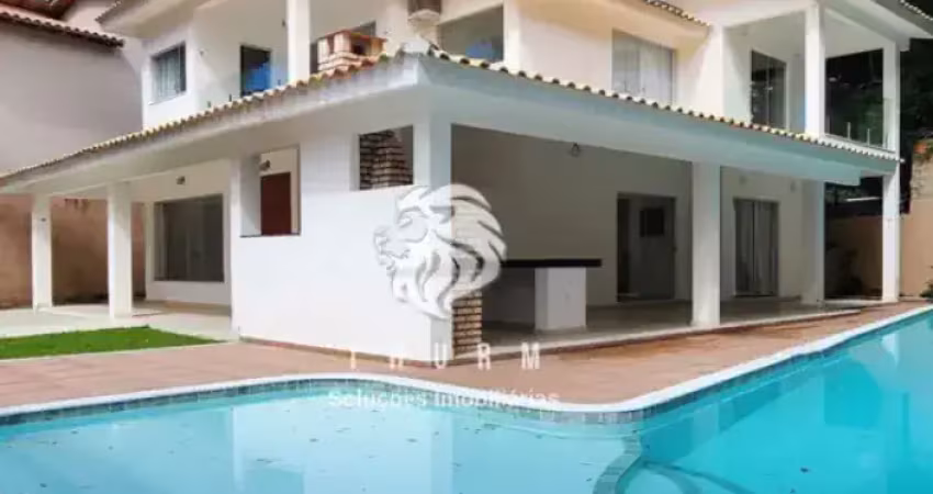 Casa independente a venda em arraial d' ajuda com 4 suítes a 10 minutos do centro
