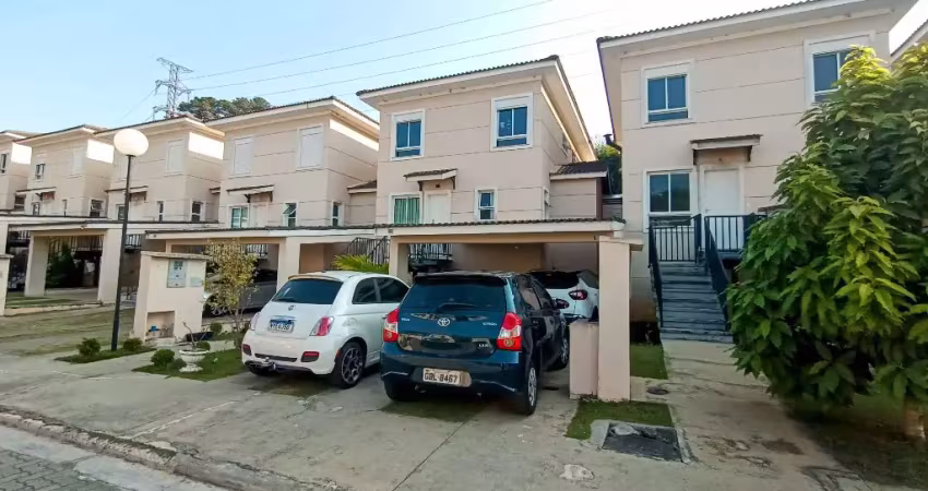 Sobrado a venda, em condomínio fechado, próximo do shopping granja viana, colegio rio branco e rico comercio da região.