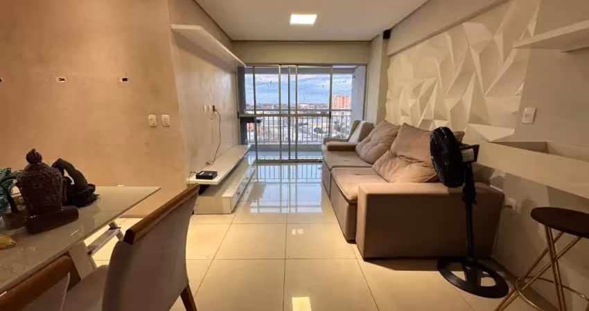 Apartamento com móveis planejados no bairro horto , possui closet