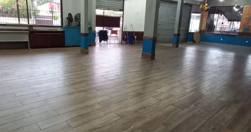 Lojão /ponto comercial  com 420 m2 na principal rua  do pechincha