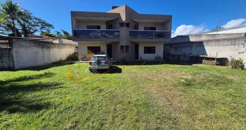 São 2 casas à venda com 3 suítes cada no brarranco alto - caraguatatuba sp