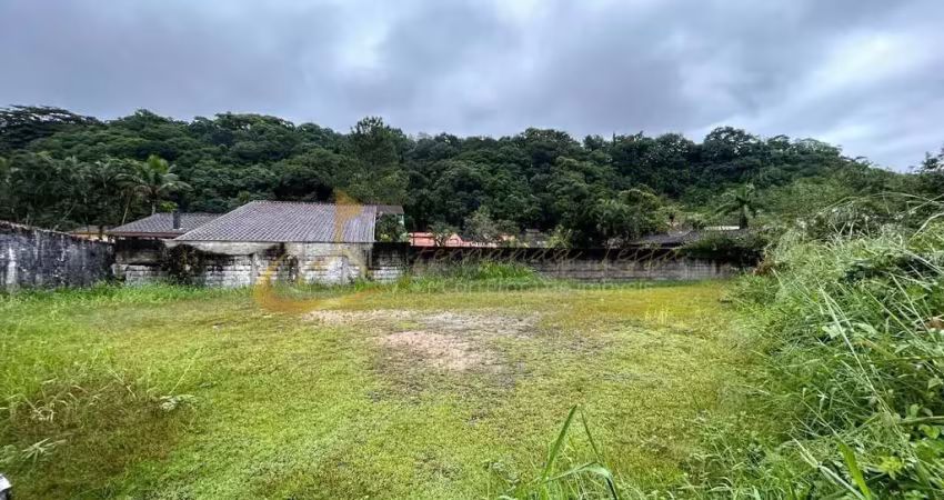 Ótimo terreno murado e aterrado à venda, 200 metros da praia da cocanha, escritura definitiva caraguatatuba, sp