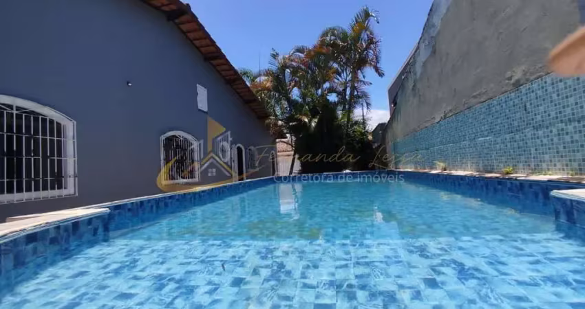 Casa com 3 dormitorios, piscina, 200m da praia das palmeiras - caraguatatuba/sp