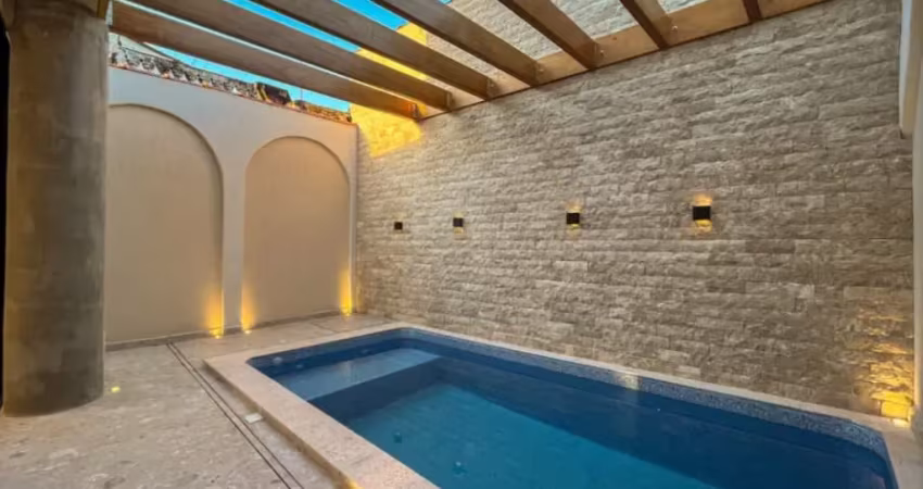 Belíssima casa com piscina 3 suítes no canto do forte