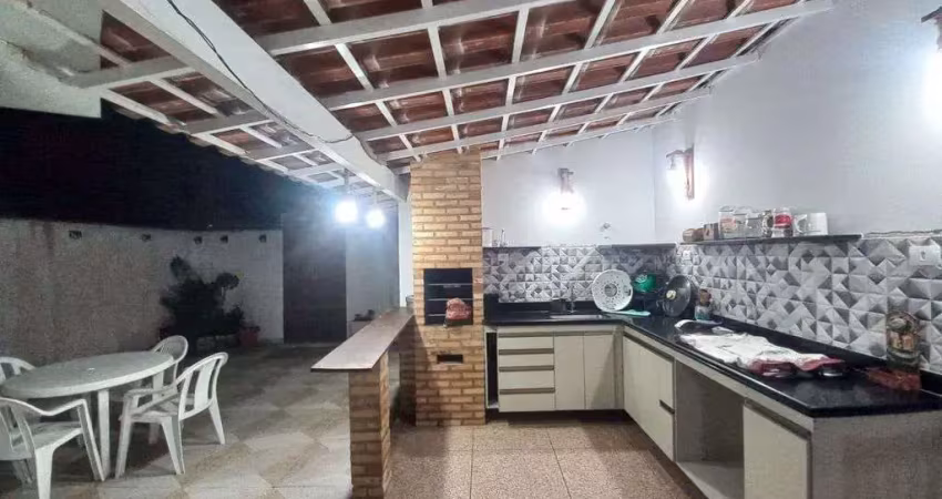 Casa independente para locação fixa com 4 quartos no bairro foguete