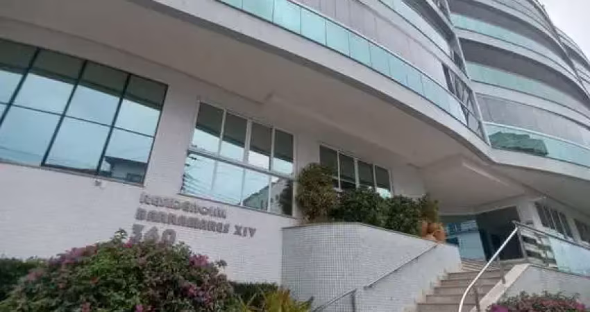 Apartamento de alto padrão a 200 metros da praia do forte