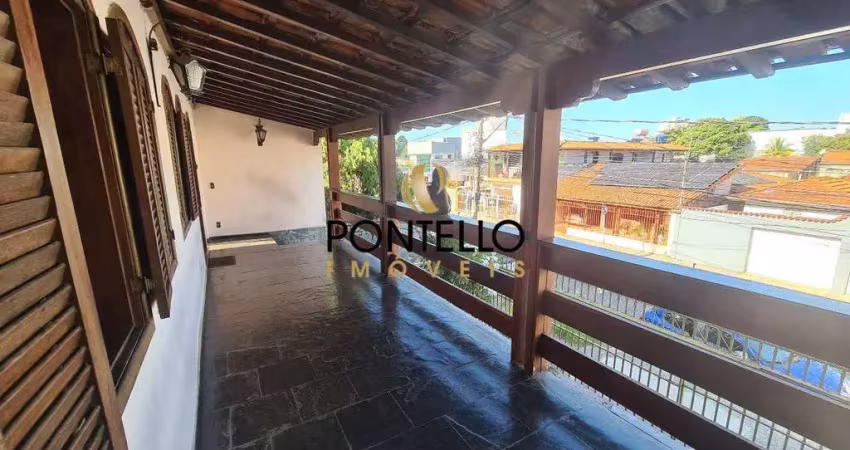 Casa espaçosa e bem localizada no bairro cachoeirinha!