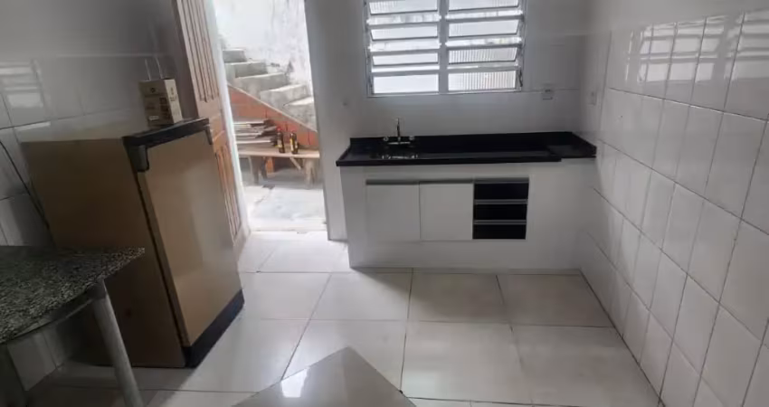 Casa locação 1 quarto 50m² próximo a estação tolstoi.