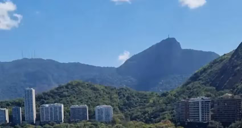 Cobertura duplex com espetacular vista de toda lagoa  e cristo redentor