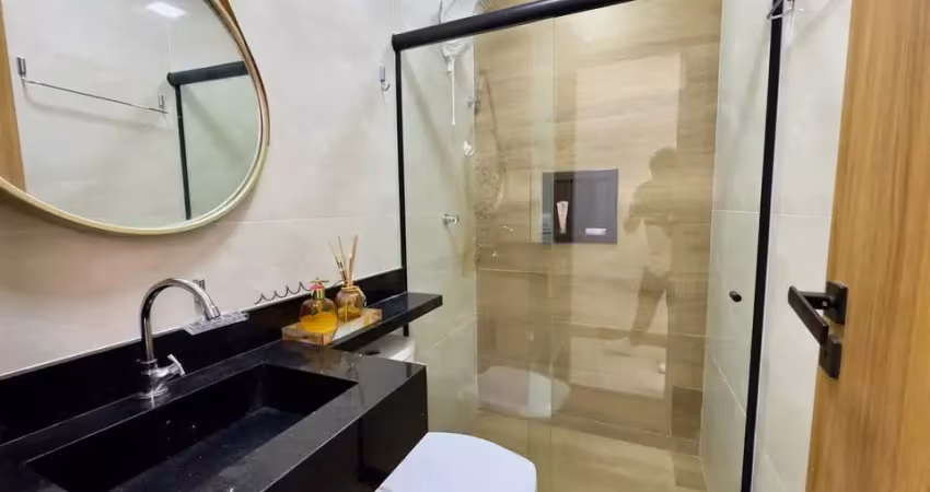 Este belíssimo apartamento de 75m² 2 quartos (sendo 1 suíte) • sala ampla e arejada • cozinha funcional • banheiro social