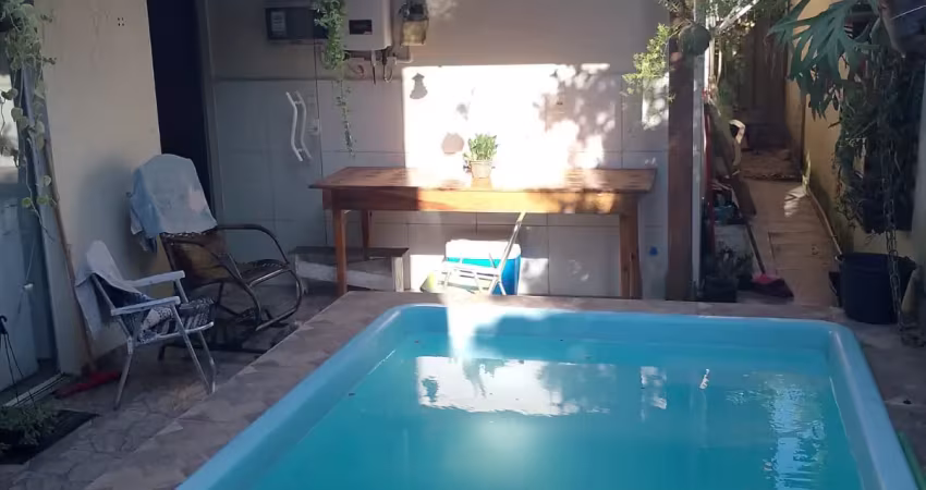 Casa com piscina no bairro los angeles – barra velha