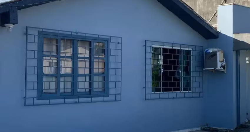 Casa com 1 quarto à venda no Adhemar Garcia, Joinville 