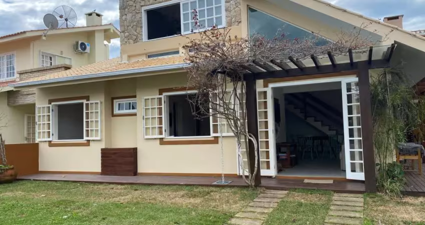 Casa garopaba jardim panorâmico: 3 quartos, perto da praia