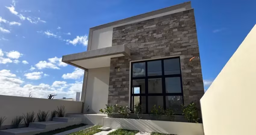 Casa térrea de 96m² com 3 dormitórios e suíte próxima ao lago