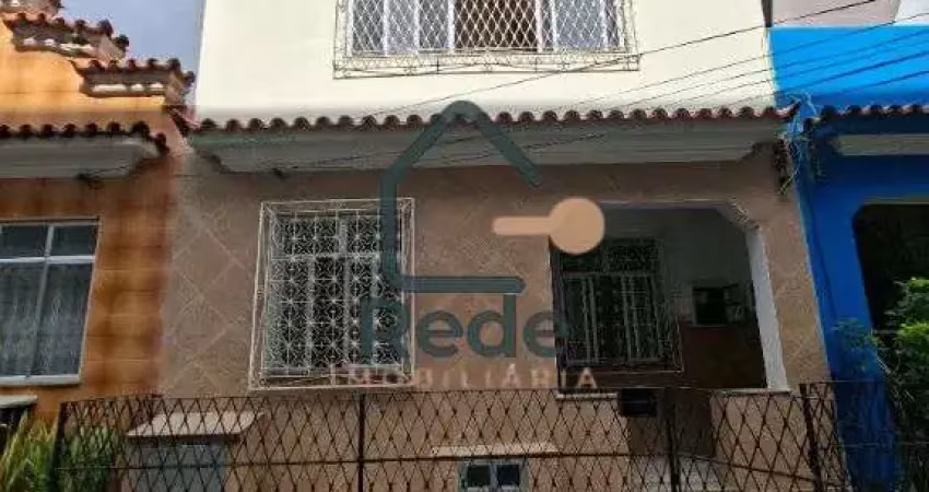 Casa com 4 quartos, sendo 1 suite, duplex a venda na rua marica - campinho.