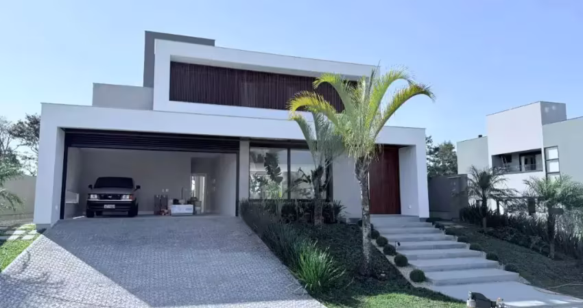 Luxuosa casa no costão golf village: 450 m², 5 suítes, pronta para morar, condomínio clube