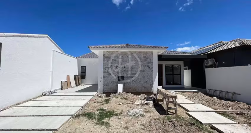 Casa à venda no condomínio solar dos cantarinos em são pedro da aldeia/rj