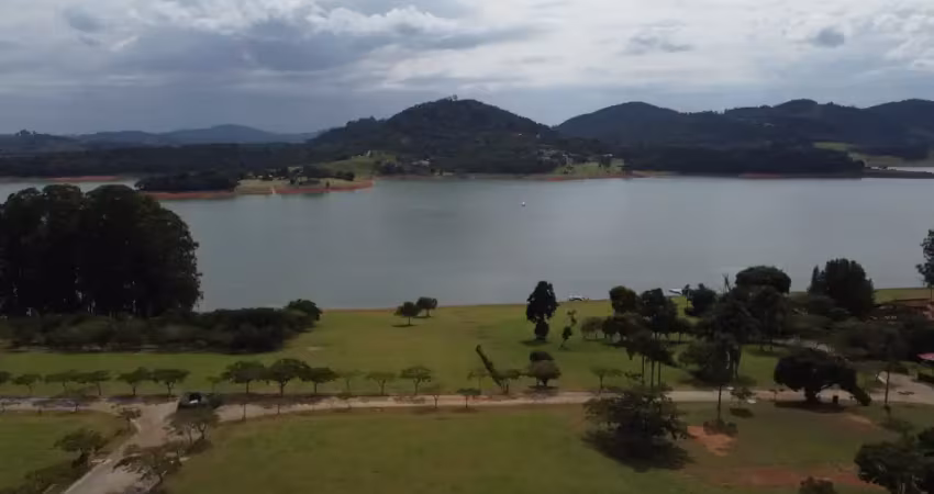 Lote pé na água -  ponta das castanheiras piracaia - o mais procurado da região bragantina