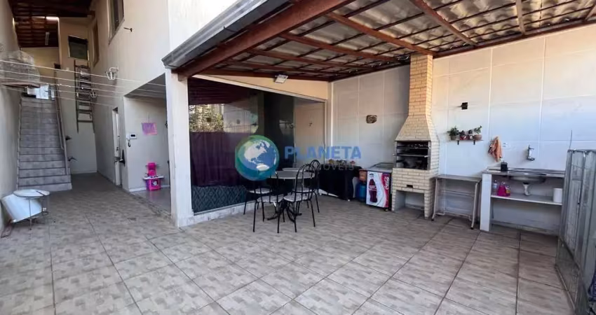 Casa geminada individual | 3 quartos | suíte closet | escritório | 2 vagas | planalto