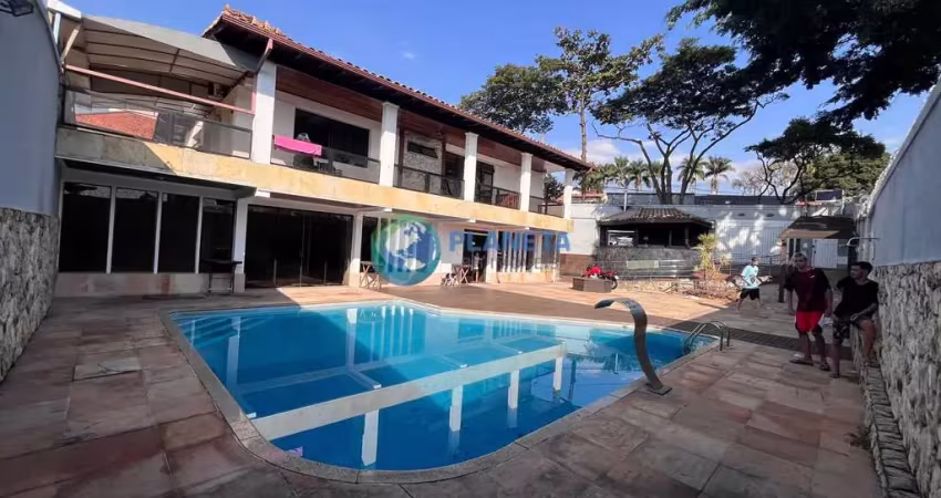 Casa com 7 quartos à venda na Santa Branca, Belo Horizonte 