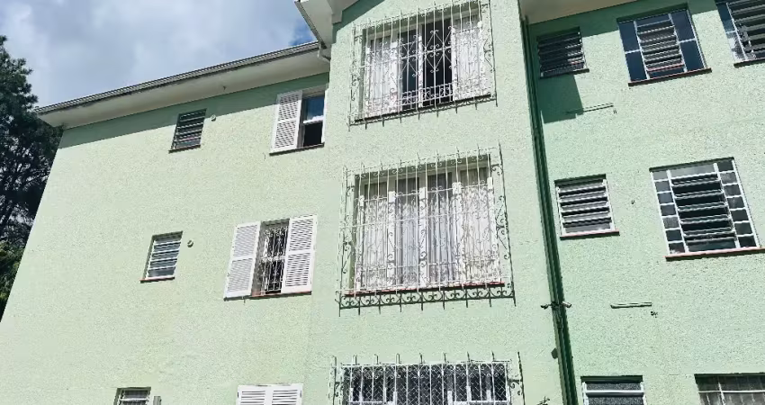 Lindo apartamento no centro ensolarado com vista para cidade
