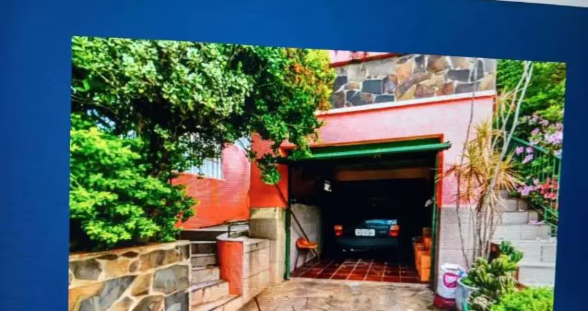 Casa com 3 quartos à venda no Medianeira, Porto Alegre 