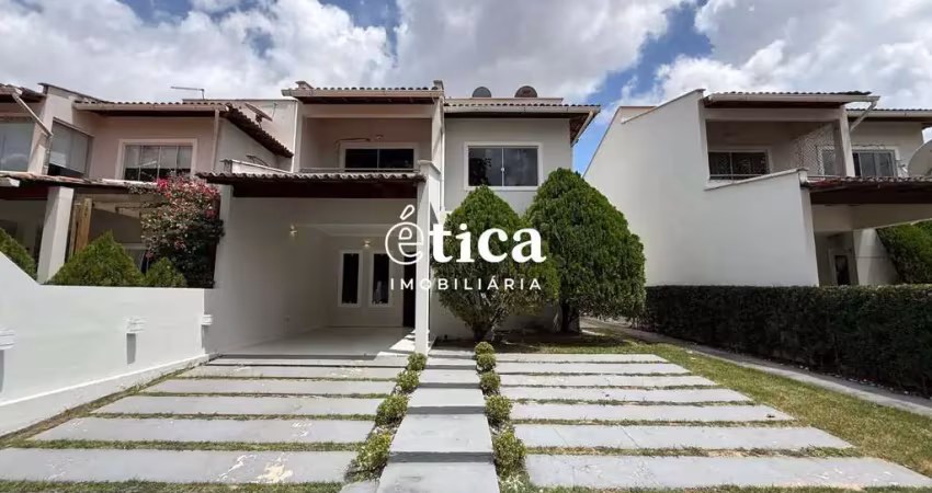 Casa em condominio duplex, 4 quartos sendo 2 suites, 3 vagas de garagens