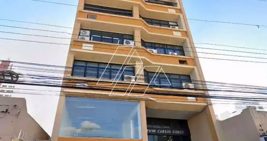 Sala comercial de 53m² no centro de marília — vista para a rua em prédio com alta demanda