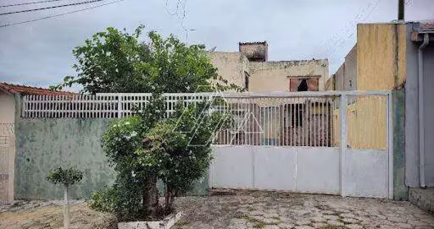 Ótimo imóvel com sala, cozinha, copa, 3 dormitórios, 1 wc social, área de serviço, 4 vagas de garagem.