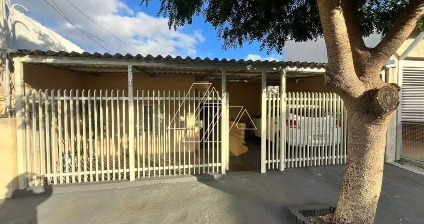 Ótimo imóvel com sala, cozinha, copa, 2 dormitórios, 1 wc social, área de serviço, 2 vagas de garagem.