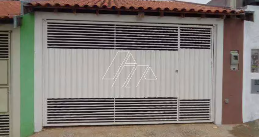 Ótimo imóvel com sala, cozinha, copa, 2 dormitorios, 1 wc social, área de serviço e 2 vagas de garagem.