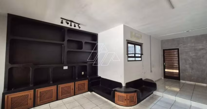 Casa comercial de esquina com 3 quartos proximo ao centro