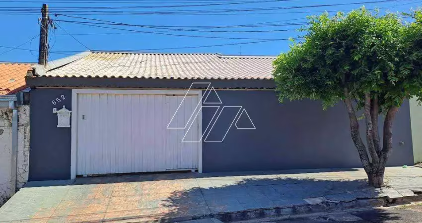 Ótimo imóvel com sala, cozinha, copa, 2 dormitorios1 sendo suíte, 1 wc social, área de serviço, espaço gourmet com churrasqueira e 3 vagas de garagem.